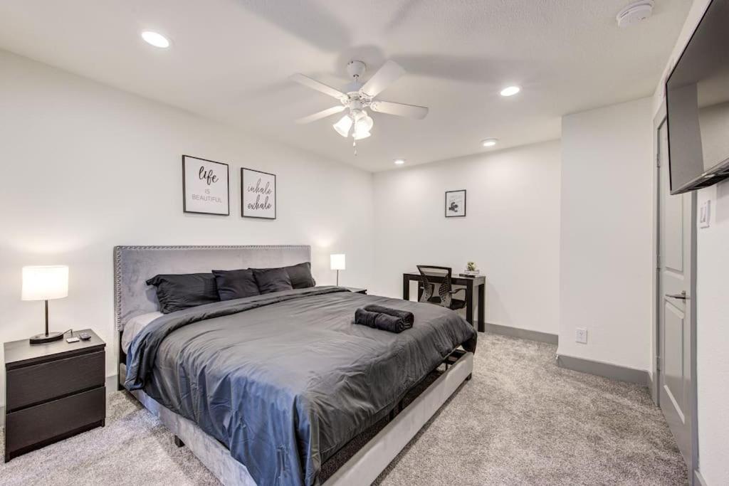 Trendy Apt In Midtown, Walk To Shops & Sites, Pets Ok Houston Exterior photo