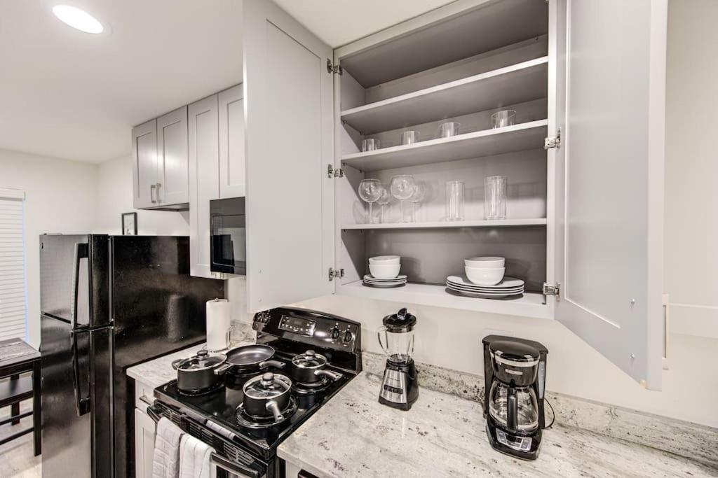 Trendy Apt In Midtown, Walk To Shops & Sites, Pets Ok Houston Exterior photo